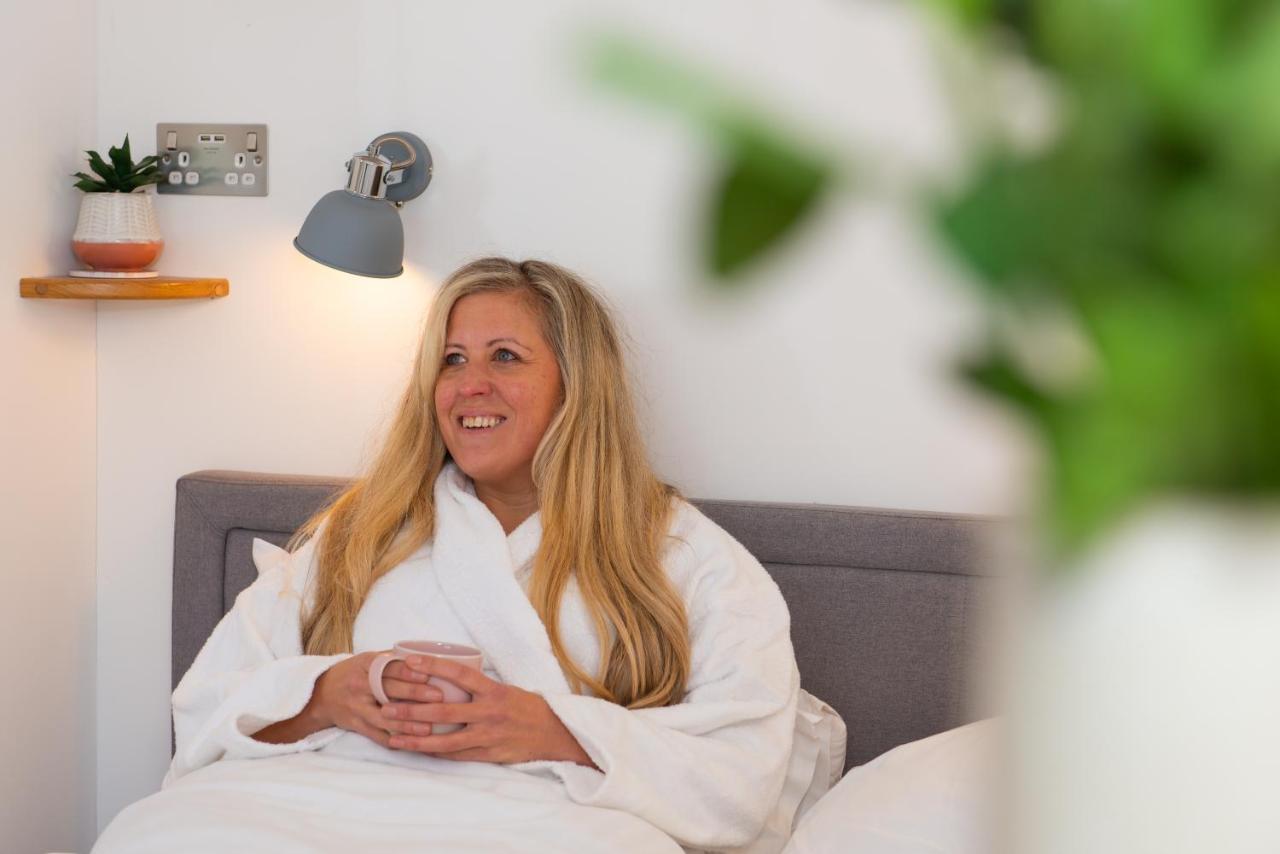 Bonnie Barns - Adults Only Luxury Lodges With Hot Tubs ลุสส์ ภายนอก รูปภาพ